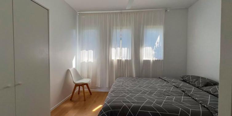 ESL Languages Lenneberg Student Residence Browns Gold Coast