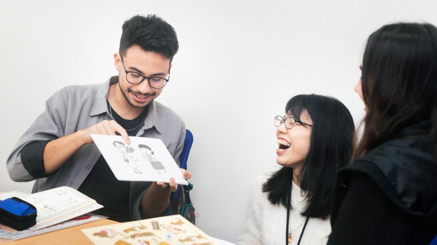 Genki-Japanese-and-Culture-School-School-Gallery-5-students-in-classroom